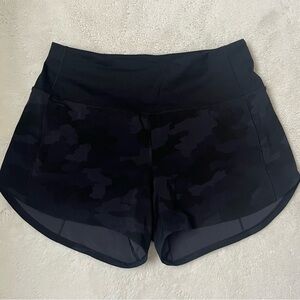 Lululemon Athletica Black Camo Speed Up HR Short 4'' *Lined
H3DC/BLK 8
